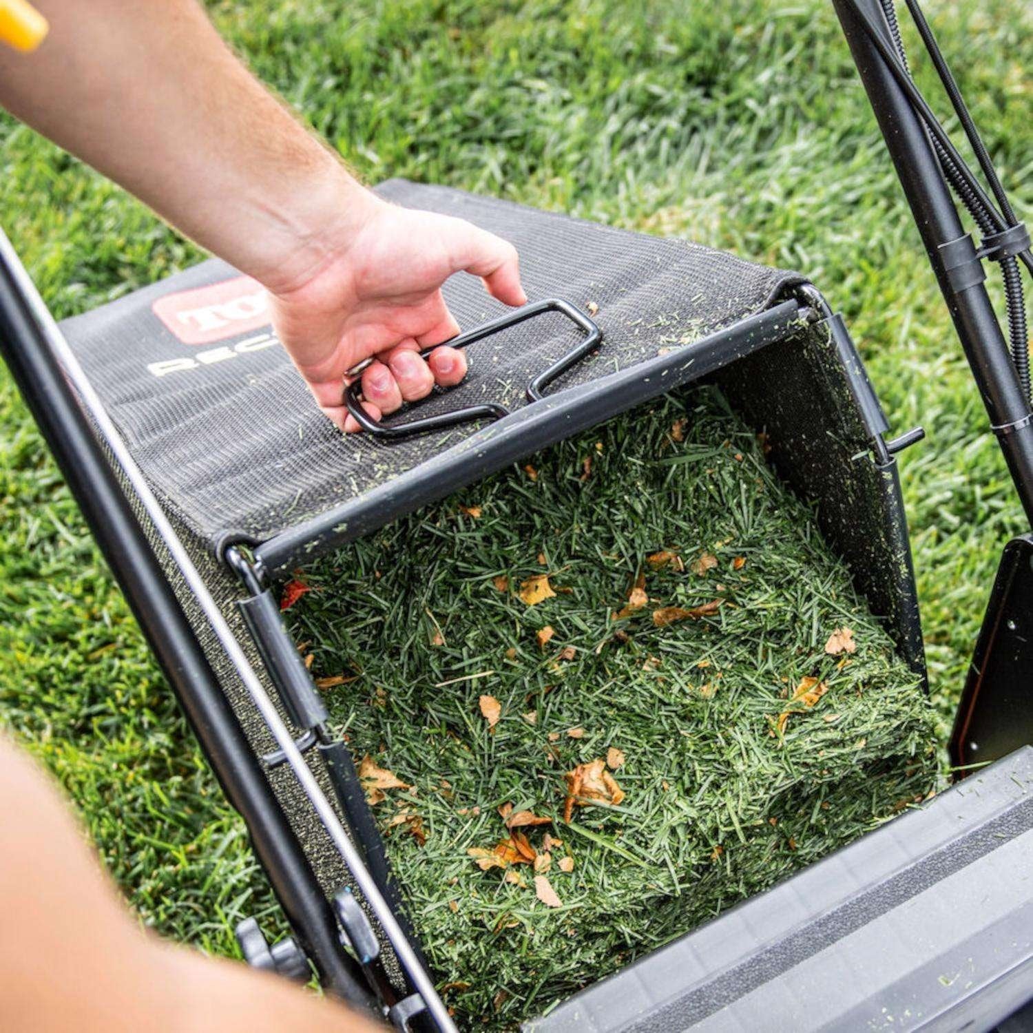 Toro 60V Max 22 in. Recycler Personal Pace Mower - Image 4