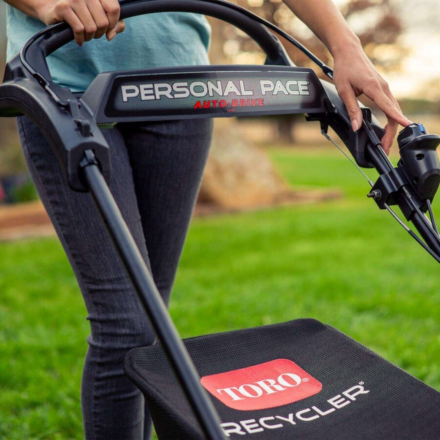 Toro 60V Max 22 in. Recycler Personal Pace Mower - Image 5