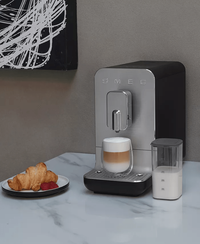 Smeg Bean to Cup Coffee Machine BCC13EGMUK - Image 3